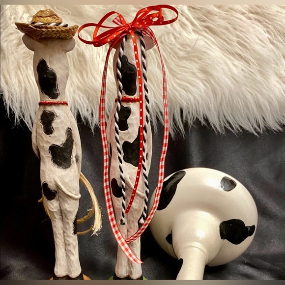 Adorable Hand Crafted Ceramic Male & Female Cows & Trough by Andre’ & Leigh - Picture 3 of 10
